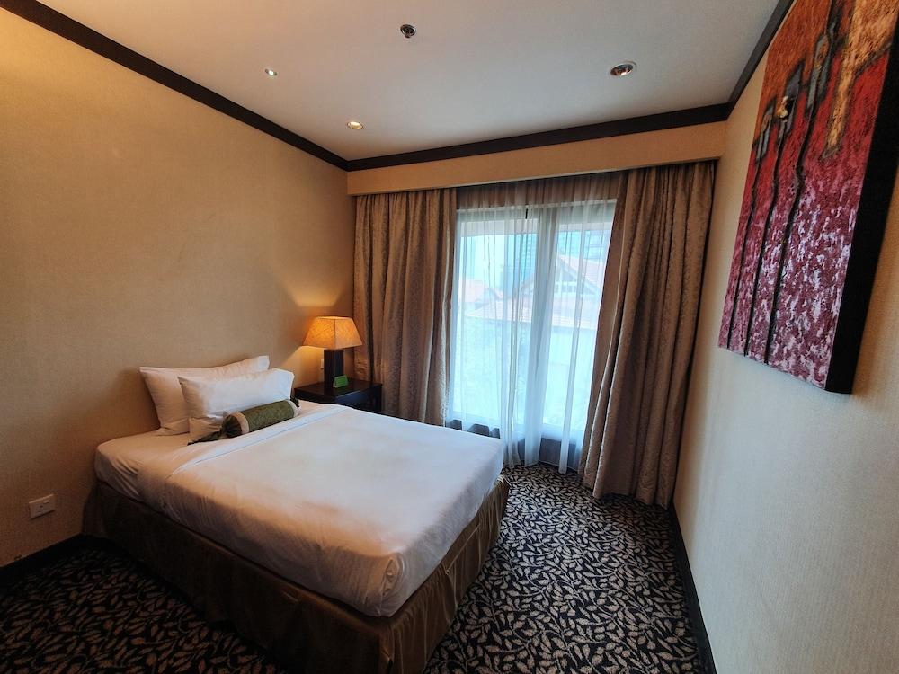 Micasa All Suites Hotel Kuala Lumpur Exterior foto A bedroom at the hotel