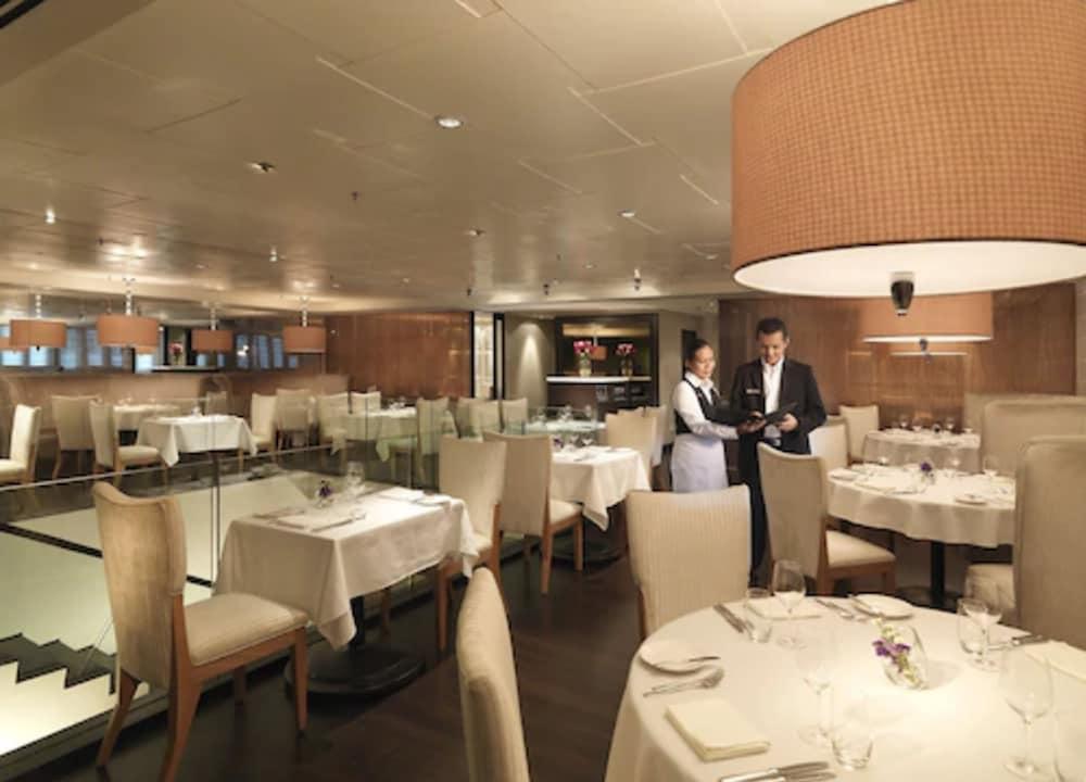 Micasa All Suites Hotel Kuala Lumpur Exterior foto The interior of the restaurant