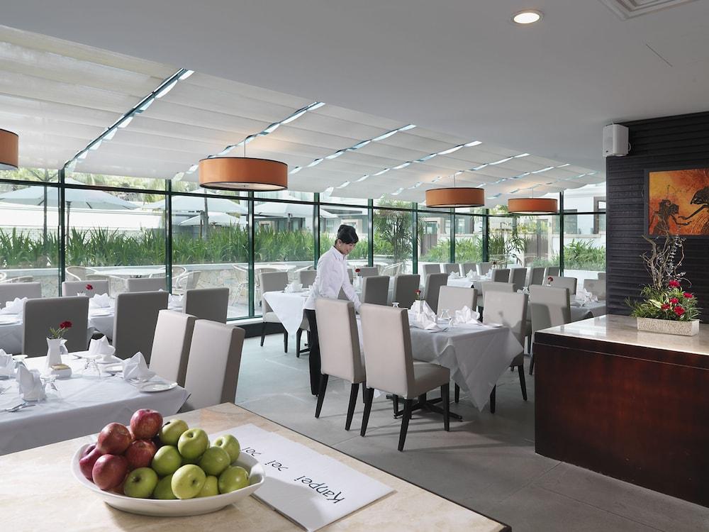 Micasa All Suites Hotel Kuala Lumpur Exterior foto Restaurant