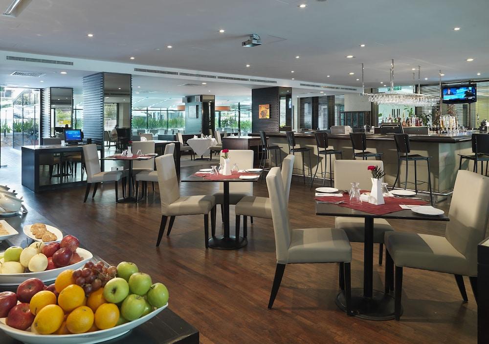 Micasa All Suites Hotel Kuala Lumpur Exterior foto The lounge at KLIA