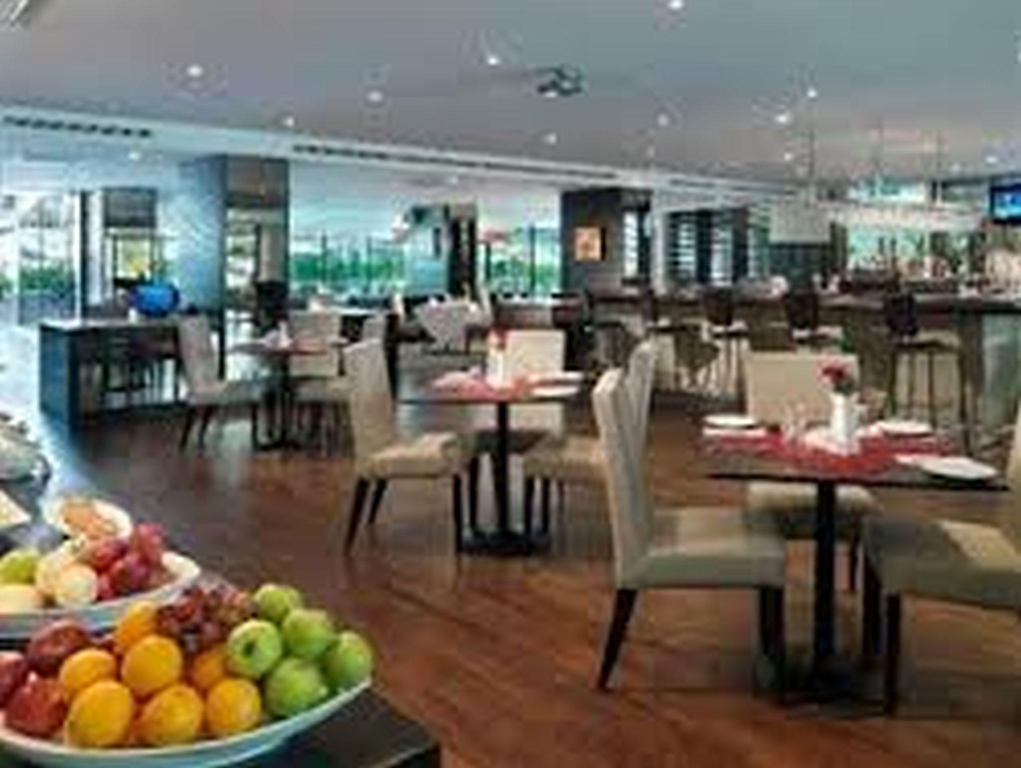 Micasa All Suites Hotel Kuala Lumpur Exterior foto The interior of the lounge