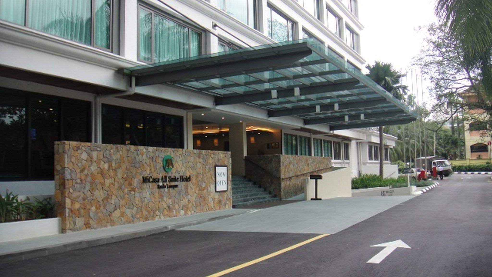 Micasa All Suites Hotel Kuala Lumpur Exterior foto The entrance of the school.