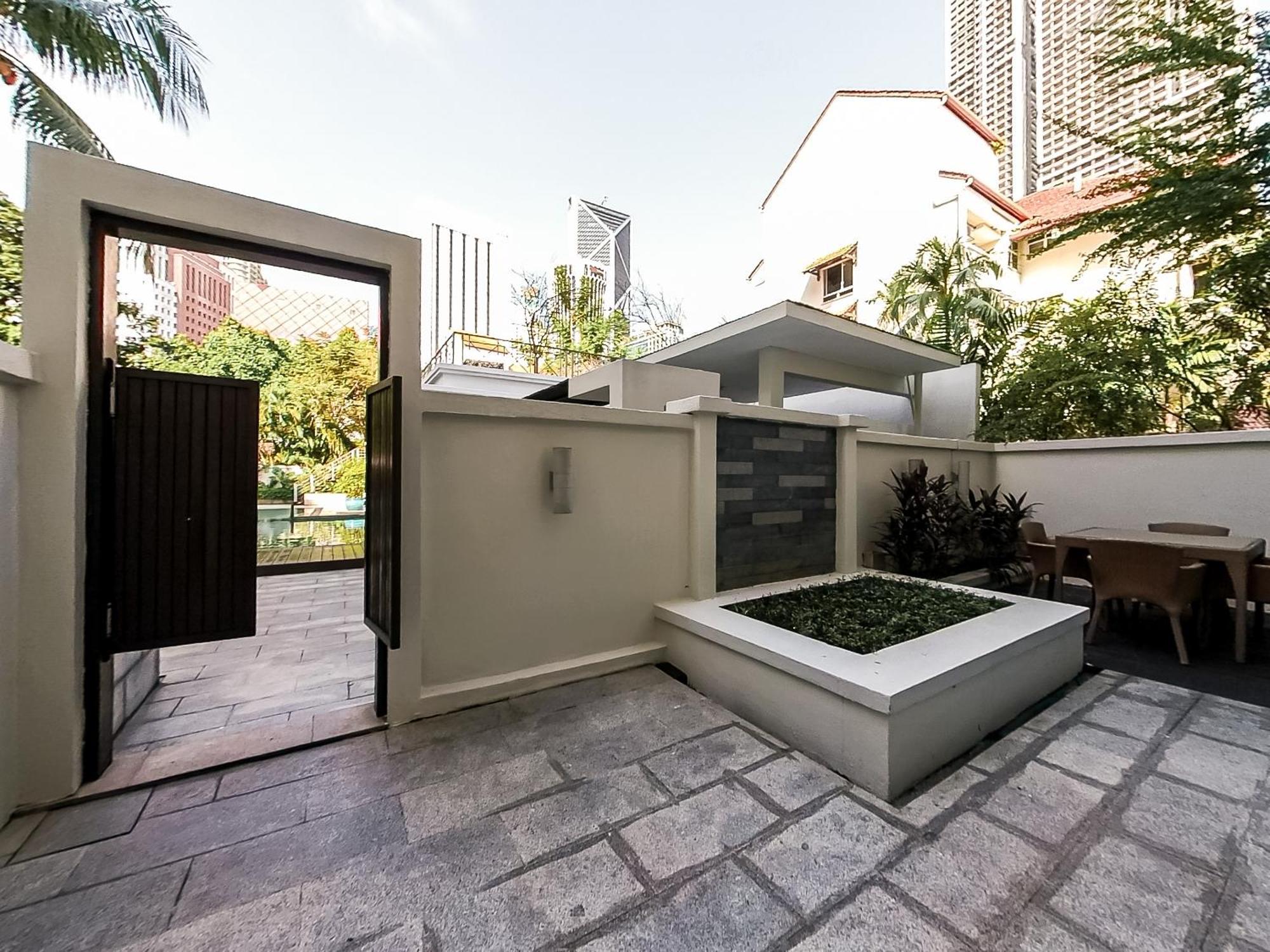 Micasa All Suites Hotel Kuala Lumpur Exterior foto The courtyard of the house