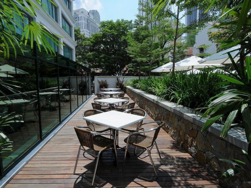 Micasa All Suites Hotel Kuala Lumpur Exterior foto The outdoor terrace at the restaurant